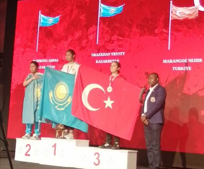 Dünya Üçüncüsü Oldu