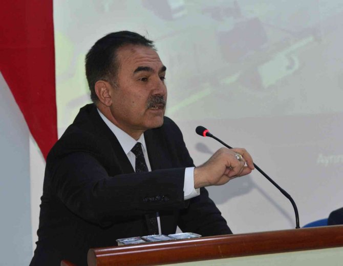 Ahlat Kanık Uygulamalı Bilimler Yüksekokulunda Burs Töreni