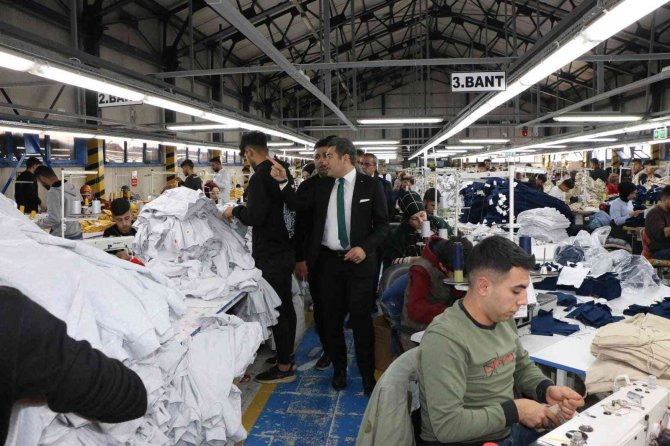 Kaymakam Özçelik’ten Tekstil Atölyesine Ziyaret