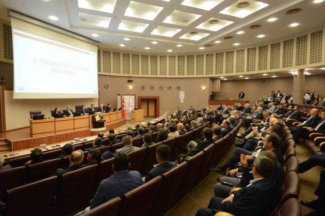 Başkan Burkay: "Togg, Otomotiv Endüstrimizin Geleceğine Yön Verecek"