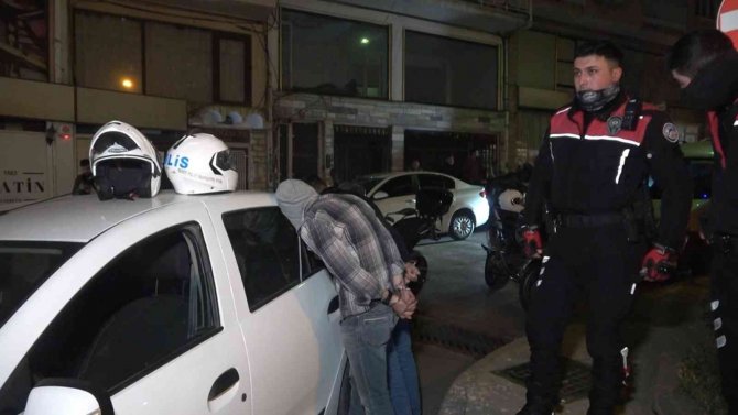 ’Dur’ İhtarına Uymayan Aracı Polis Ekipleri 5 Dakikada Yakaladı