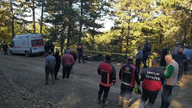 Husumetlisini Öldürüp Kaza Süsü Verdi, Sonra Da Acılı Ailesini Teselli Etti