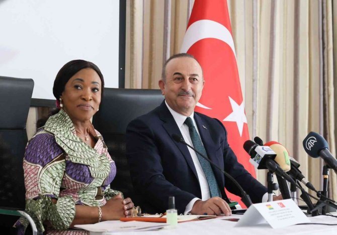 Bakan Çavuşoğlu, Ganalı Mevkidaşı Botchwey İle Görüştü