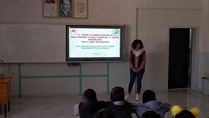 Özalp’ta Öğrencilere Biyolojik Çeşitlilik Anlatıldı