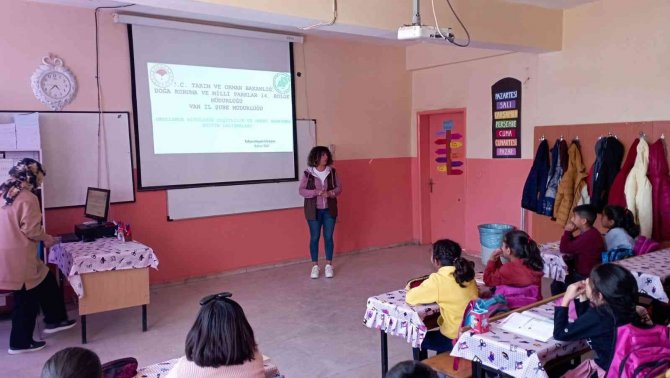 Özalp’ta Öğrencilere Biyolojik Çeşitlilik Anlatıldı