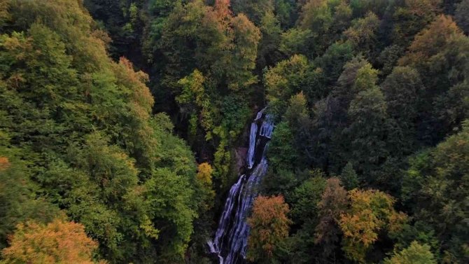 Güzeldere Şelalesi’nde Sonbahar
