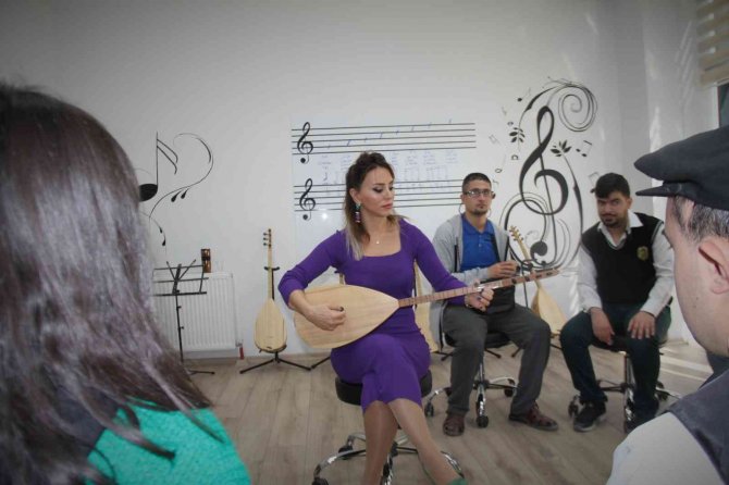 Özel Bireyler, Engellerini Müzikle Aşıyor