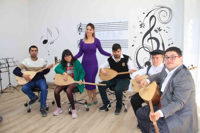 Özel Bireyler, Engellerini Müzikle Aşıyor
