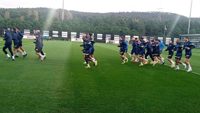 Fenerbahçe, Rennes Maçı Hazırlıklarını Tamamladı