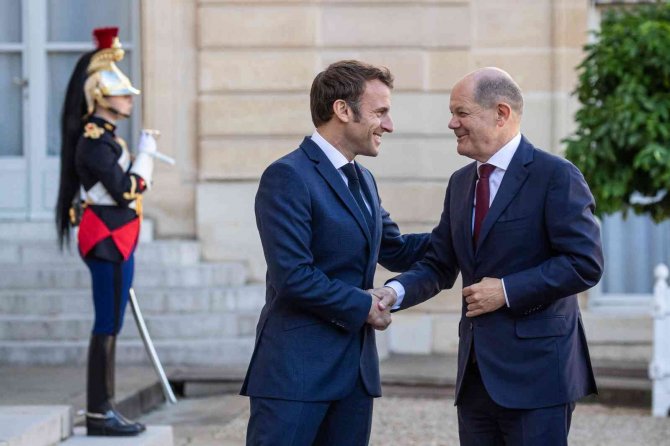 Scholz Ve Macron Paris’te Bir Araya Geldi