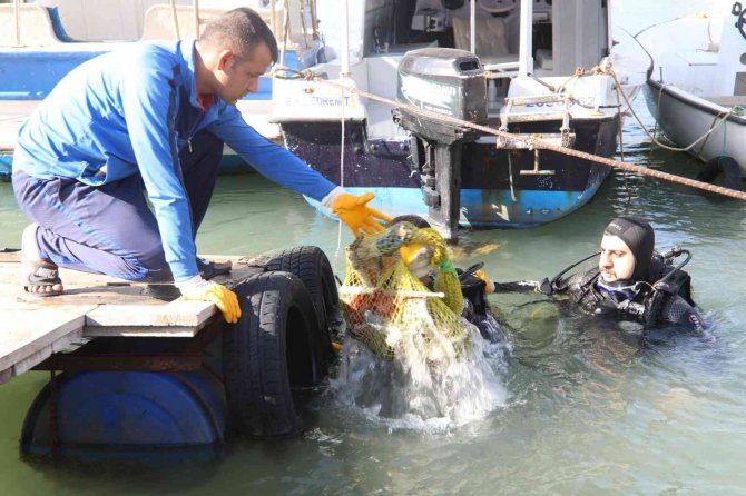 Hatay’da 100 Öğrenciye Deniz Kirliliği Anlatıldı