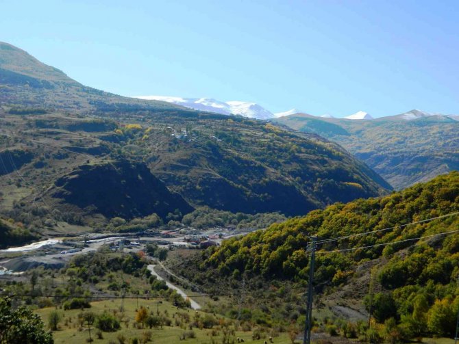 Posof’ta Sonbaharın Muhteşem Görüntüsü Büyülüyor