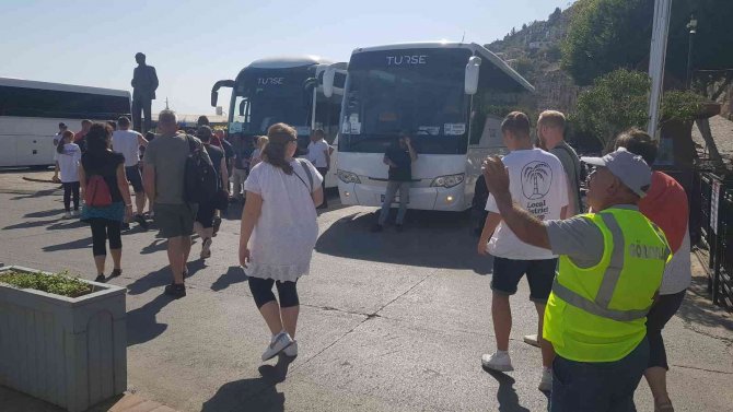 ‘Marina’ İle 976 Turist Alanya’ya Geldi