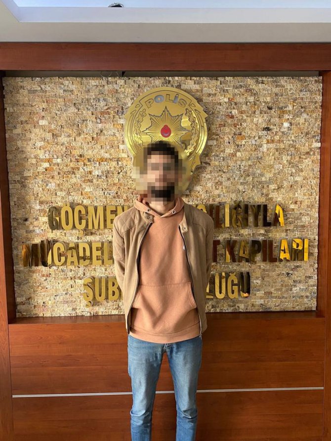 İ̇stanbul’da Sahte Pasaport Baskınında Gözaltına Alınan 4 Kişi Tutuklandı