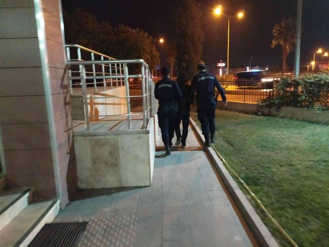 İ̇zmir’in Farklı İlçelerinde 26 Zehir Taciri Kıskıvrak Yakalandı