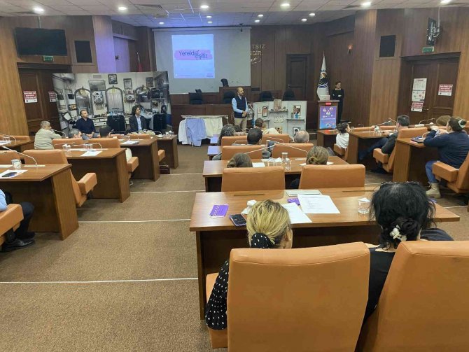 Kartal Belediyesinden “Toplumsal Cinsiyet Eşitliği” Semineri