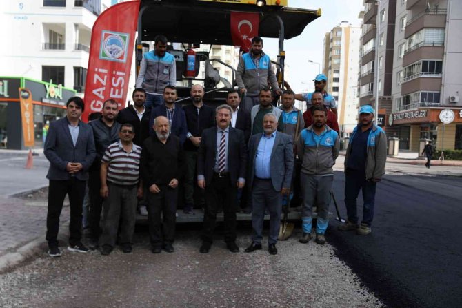 Yıldırım Beyazıt Mahallesi’nde 3 Caddenin Asfaltı Bitmek Üzere