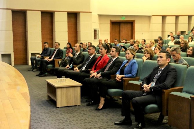 Muğla’da Öğretmenlere Meb Ders Kitabı İnceleme Semineri Düzenlendi