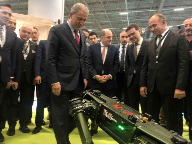 Milli Savunma Bakanı Akar Ve İ̇ngiliz Mevkidaşı Wallace Birlikte Saha Expo’yu Gezdi