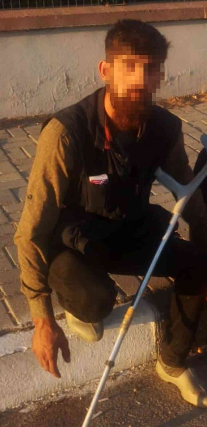 ‘Sakatım’ Diyerek Dilenen Şahıs Sulama Kanalından Koşarak Çıktı