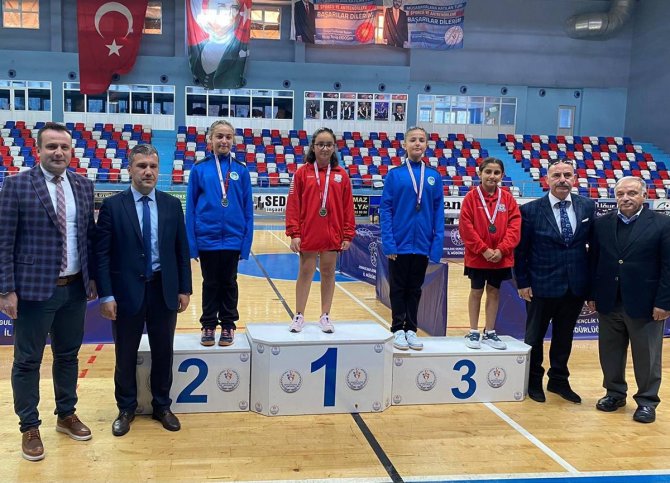 Büyükşehir’in Raketleri Türkiye Şampiyonası Yolunda