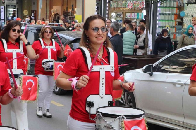 Samsun’da ’Pembeni Al Gel’ Farkındalık Yürüyüşü