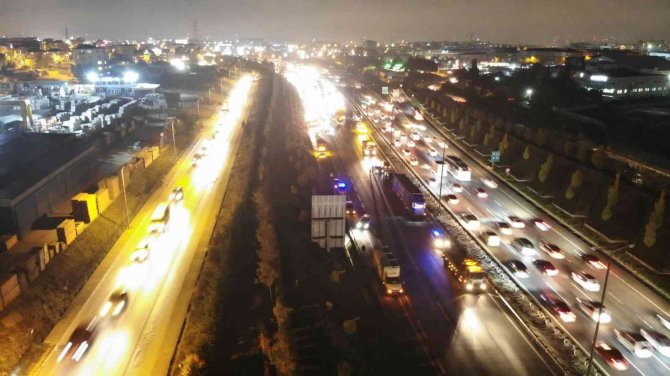 Sancaktepe’de Zincirleme Kaza: 1 Yaralı