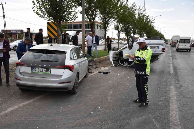 Siverek’te Otomobiller Çarpıştı: 1 Yaralı