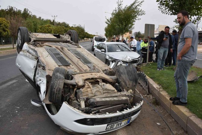 Siverek’te Otomobiller Çarpıştı: 1 Yaralı