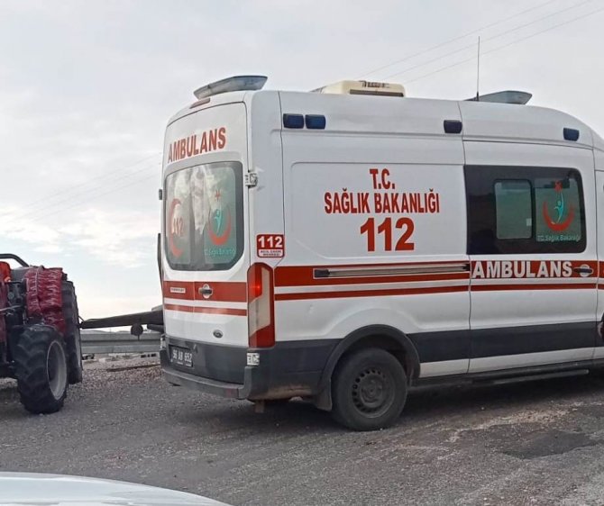 Siirt’te Traktör Devrildi: 1’i Ağır 2 Yaralı