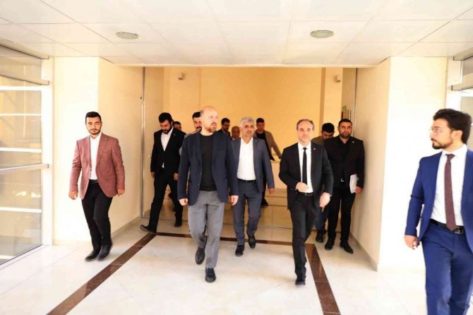 Bilal Erdoğan: "Gençlerimizi Milli Değerlerin Ön Planda Tutulduğu Ortamlara Çekmek Önemli"