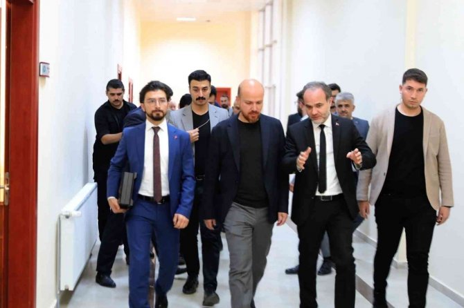 Bilal Erdoğan: "Gençlerimizi Milli Değerlerin Ön Planda Tutulduğu Ortamlara Çekmek Önemli"