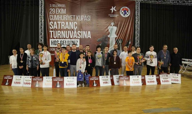 Küçükçekmece’de 29 Ekim Satranç Turnuvası Heyecanı