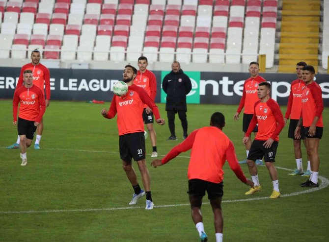 Cfr Cluj, Sivasspor Maçı Hazırlıklarını Tamamladı