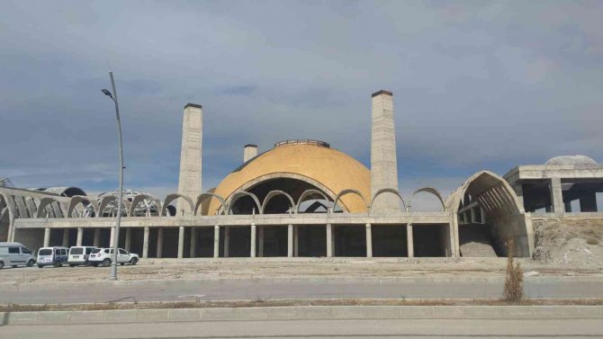 Tıbbiye Camii İnşaatında Bir Haftada İkinci Kez Yangın Çıktı