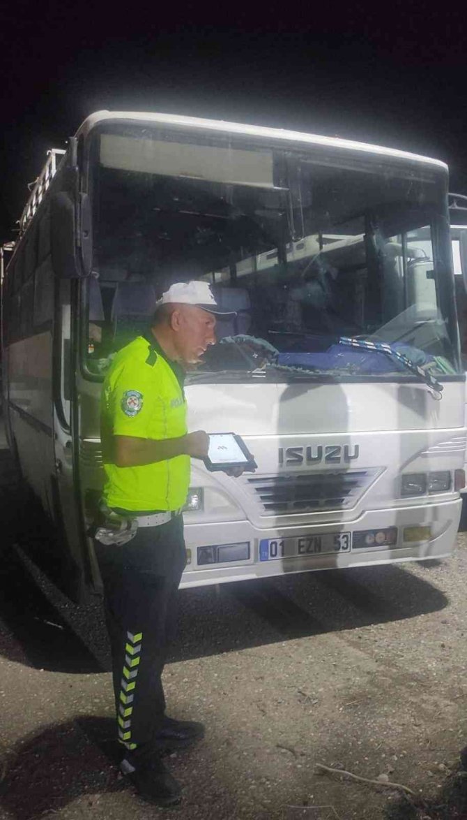 Minibüs Tavanında Yolculuğa 9 Bin 517 Lira Para Cezası
