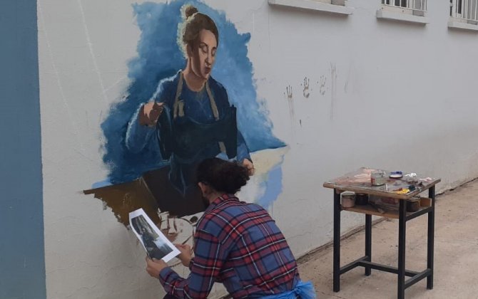 Resim Öğretmenleri Kurumların Duvarlarına Çiziyor