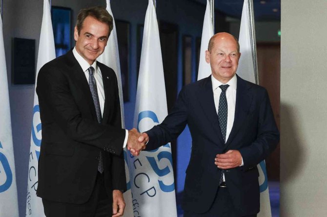 Almanya Başbakanı Scholz’dan Yunanistan’a Destek