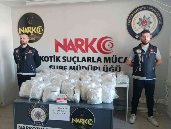 Kiralık Araçtan 53 Kilo Uyuşturucu Madde Ele Geçirildi