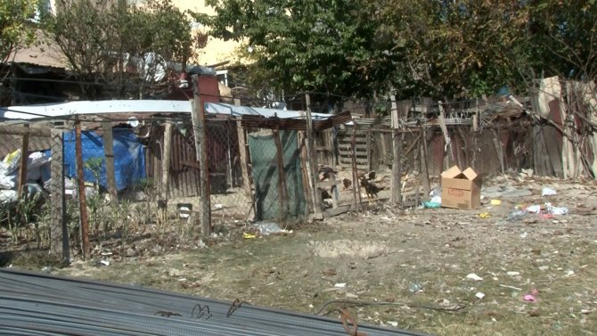 Arnavutköy’de Lüks Araçlı Tavuk Hırsızları Kamerada