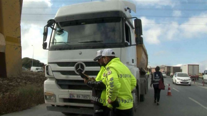 Arnavutköy’de Hafriyat Kamyonlarına Sıkı Denetim
