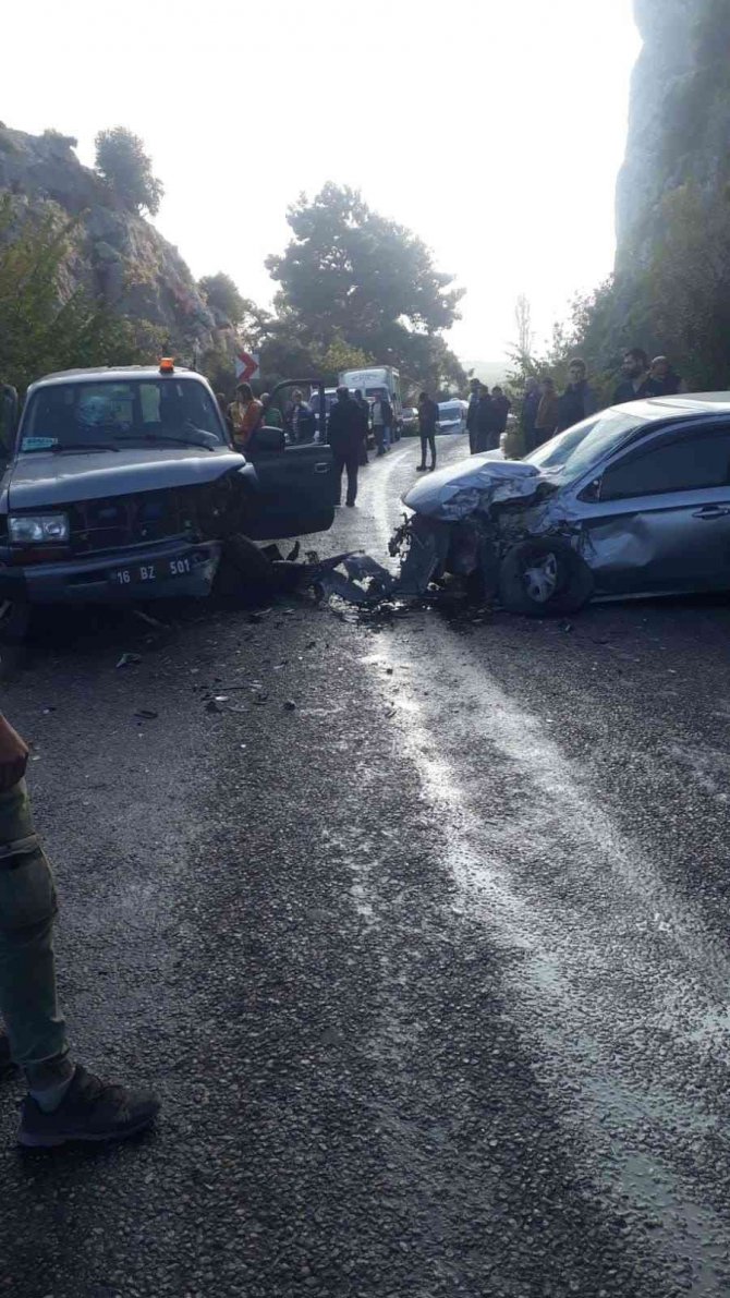 Bursa-orhangazi Yolunda Kaza: 5 Yaralı