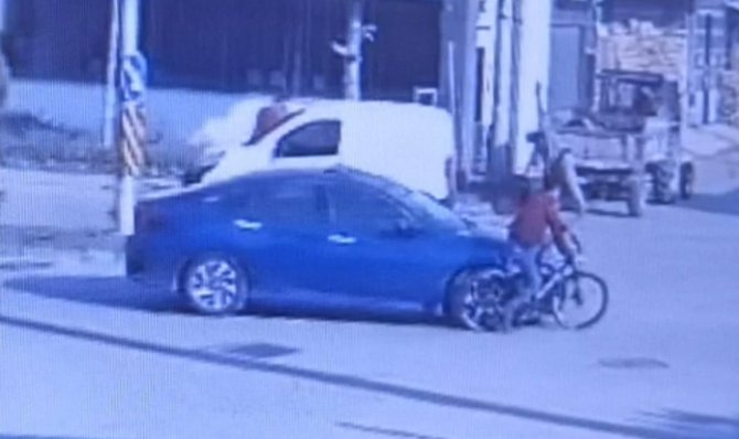 Bursa’da Otomobil İle Çarpışan Bisikletin Sürücüsü Böyle Havalandı