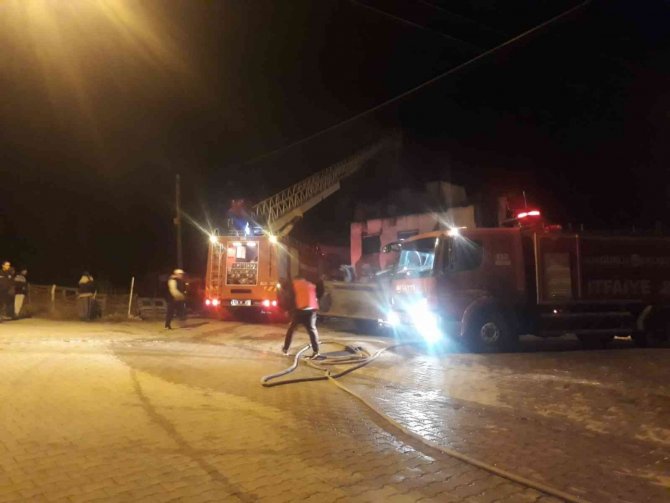 Alevlere Teslim Olan Ev Kullanılamaz Hale Geldi