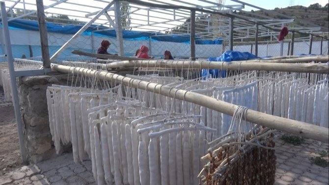 Kahramanmaraş’ta Sucuk Ve Bastık İçin Kazanlar Kaynıyor