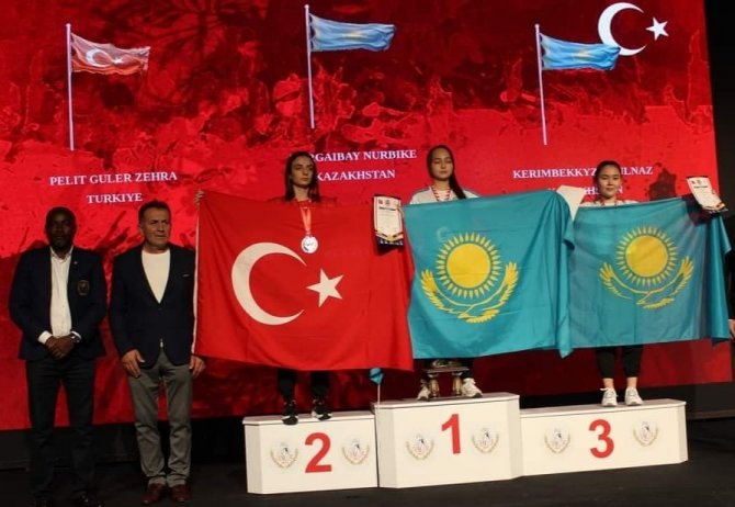 Kağıtspor, Dünya Bilek Güreşi Şampiyonası’ndan 9 Madalya İle Döndü