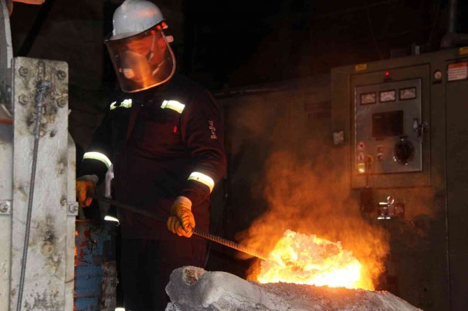 Dünyadaki Beş Firmadan Biri Olan Türk Firması Asırlarca Kullanılabilecek Tava Üretti