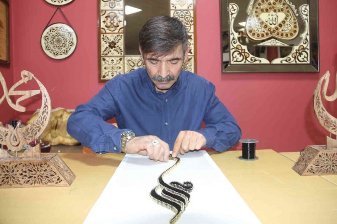 Erzurum’un Tek Ahşap Yakma Ve Naht Sanatı Ustası Birbirinden Güzel Eserler Ortaya Çıkartıyor