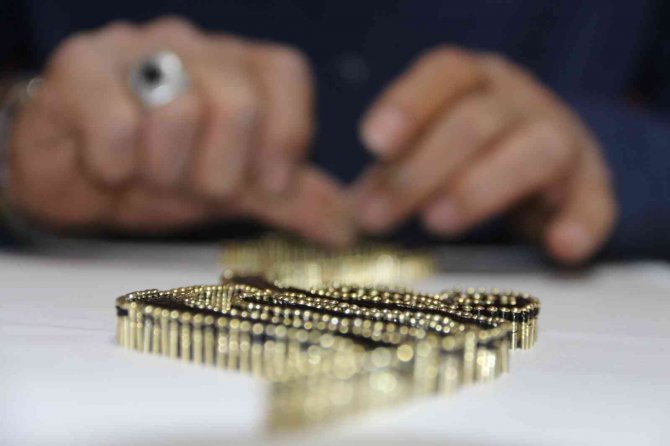 Erzurum’un Tek Ahşap Yakma Ve Naht Sanatı Ustası Birbirinden Güzel Eserler Ortaya Çıkartıyor