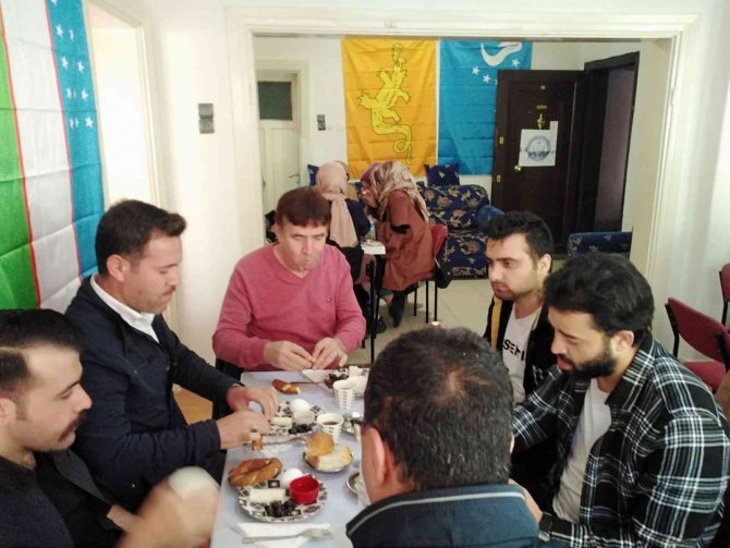 Eskişehir’de Okuyan Türk Dünyası Öğrencileri Tanışma Kahvaltısında Bir Araya Geldi